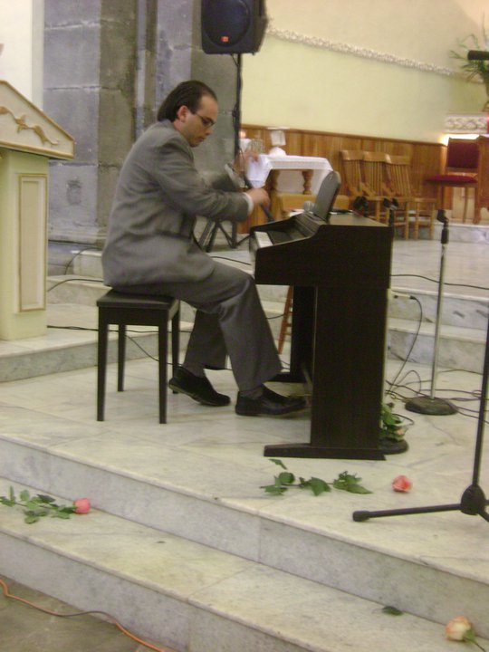 qudrat alvarez al piano en 2009